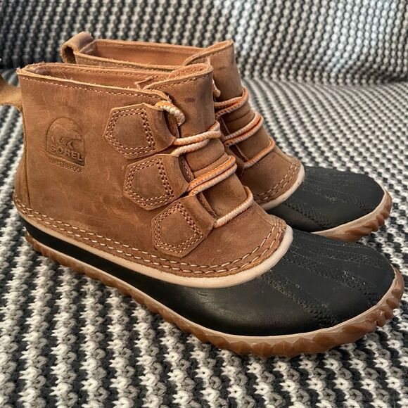Sorel Out N About brown leather ankle duck boot women’s shoe size 5/youth 4.5 - Picture 2 of 12